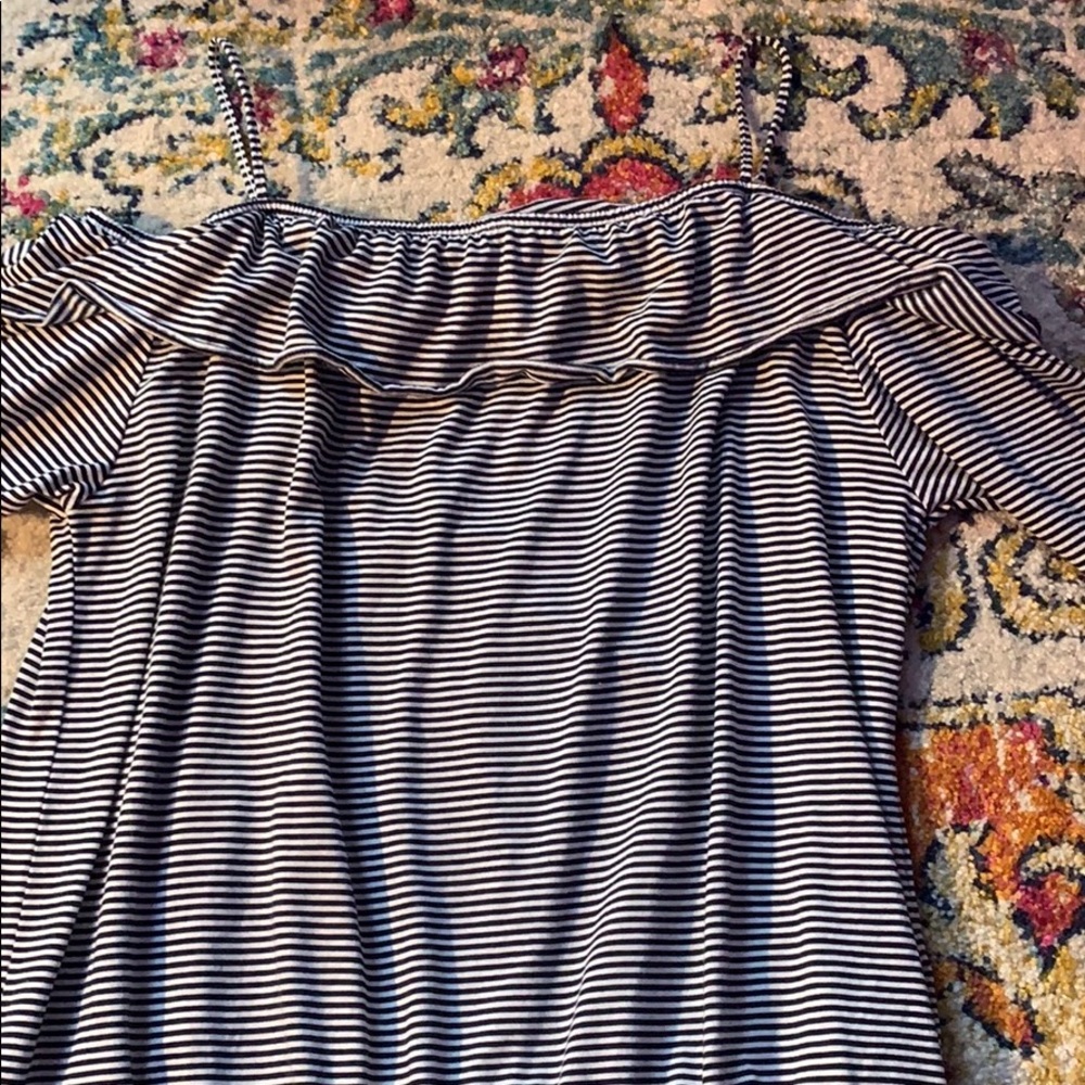 black and white h&m tee